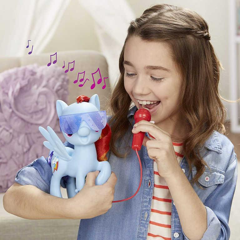 ds15068315_hasbro_mlp_my_little_pony_zpivajici_rainbow_dash_konik_na_baterie_zvuk_3