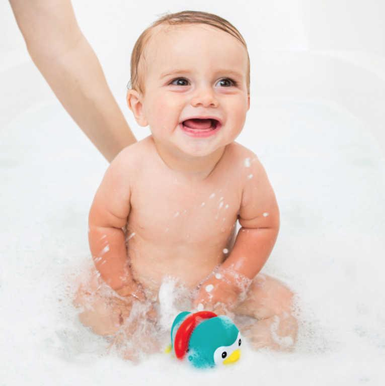 ds18334243_infantino_baby_tucnak_natahovaci_plavaci_do_vody_do_vany_pro_miminko_1