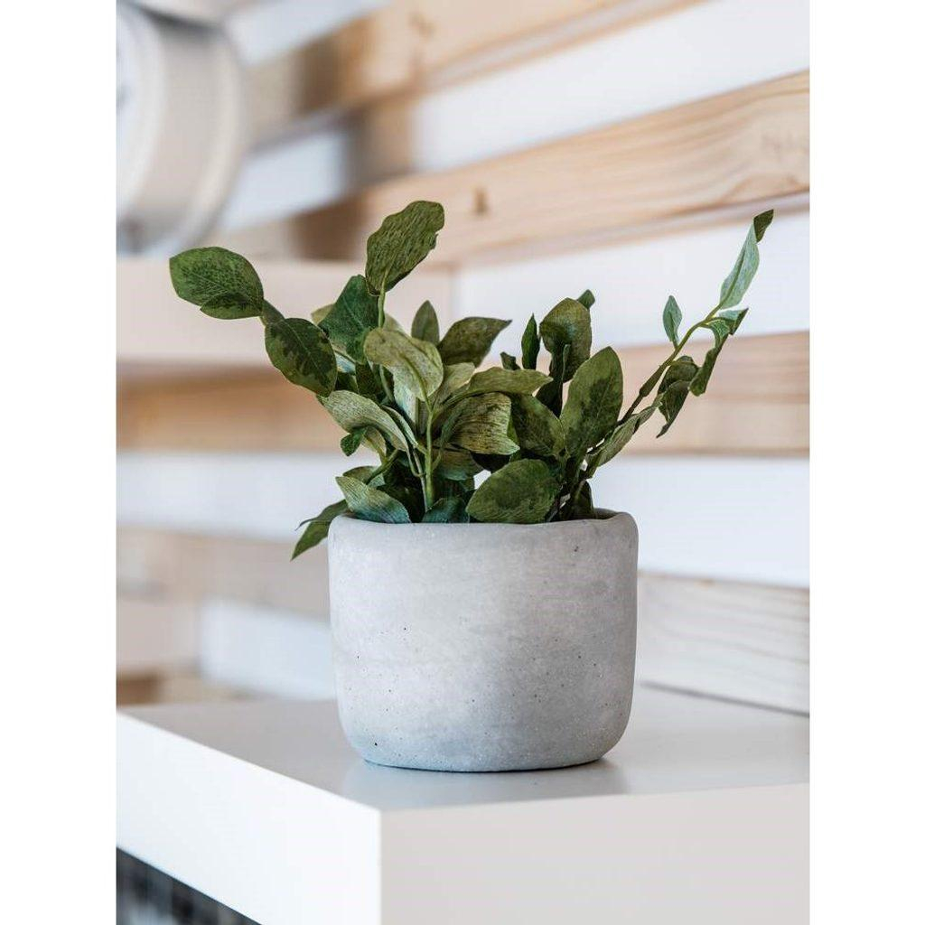 ds18692652_home_decor_kvetina_umela_v_betonovem_kvetinaci_greenery_18_x_20_cm_1