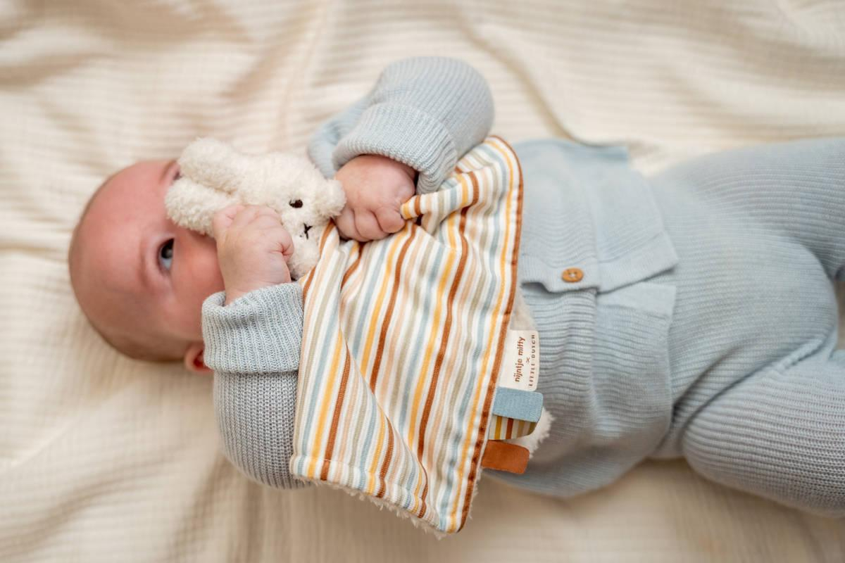 LITTLE DUTCH Baby muchláček králíček Miffy mazlicí dečka proužky pro miminko