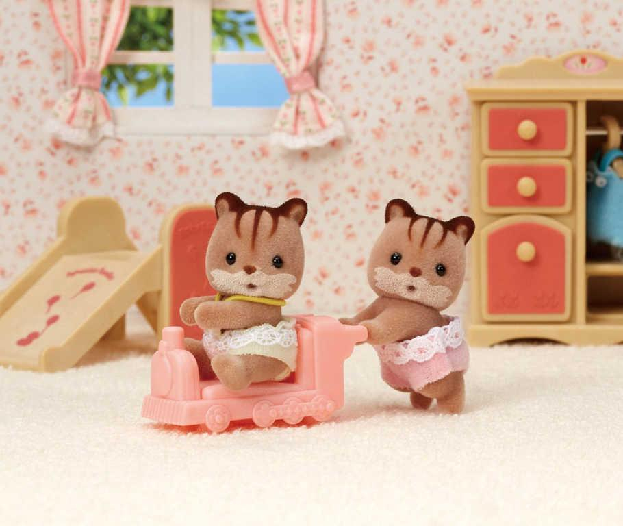 ds31537682_sylvanian_families_oriskove_veverky_dvojcata_herni_set_2_figurky_masinka_2