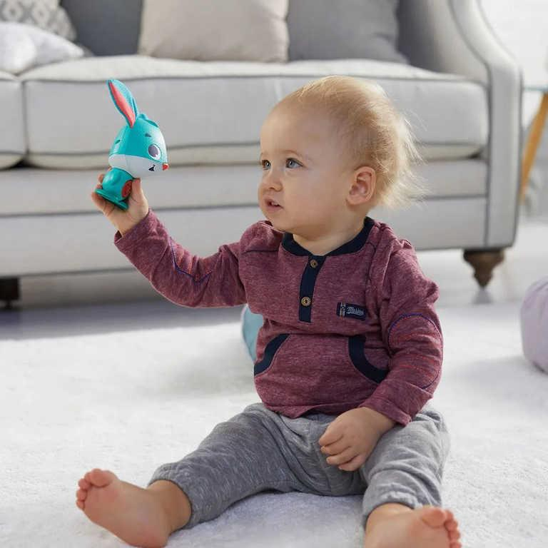 ds35325791_tiny_love_baby_kralicek_thomas_interaktivni_na_baterie_svetlo_zvuk_pro_miminko_1