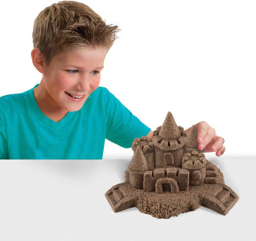 ds36388112_spin_master_kinetic_sand_beach_prirodni_tekuty_pisek_1_4kg_v_sacku_2