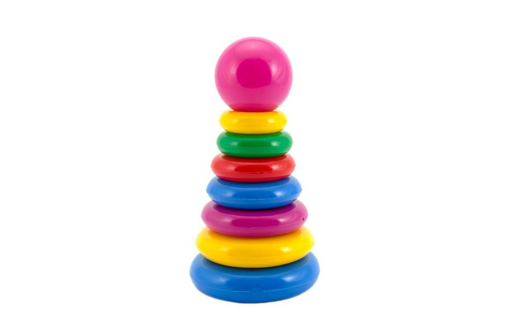 ds39753672_skladacka_pyramida_s_krouzky_plast_24cm_asst_2_druhy_v_sitce_od_12_mesicu_6