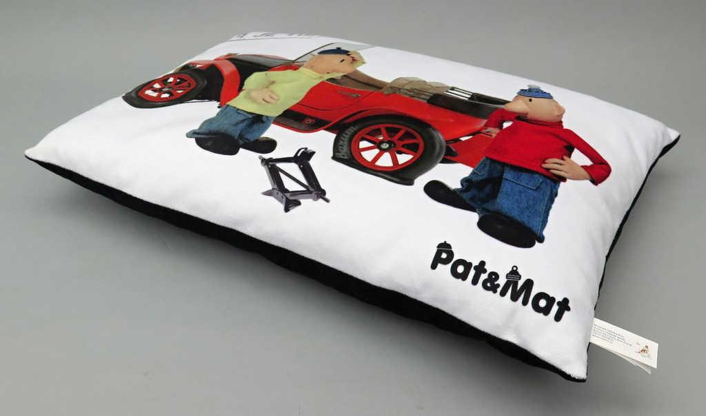 MORAVSKÁ ÚSTŘEDNA Polštář Pat a Mat Defekt 40x30cm A je to! PLYŠ
