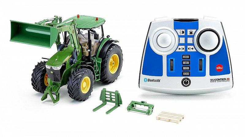SIKU Control - Bluetooth, John Deere s předním nakladačem a dálkovým ovladačem