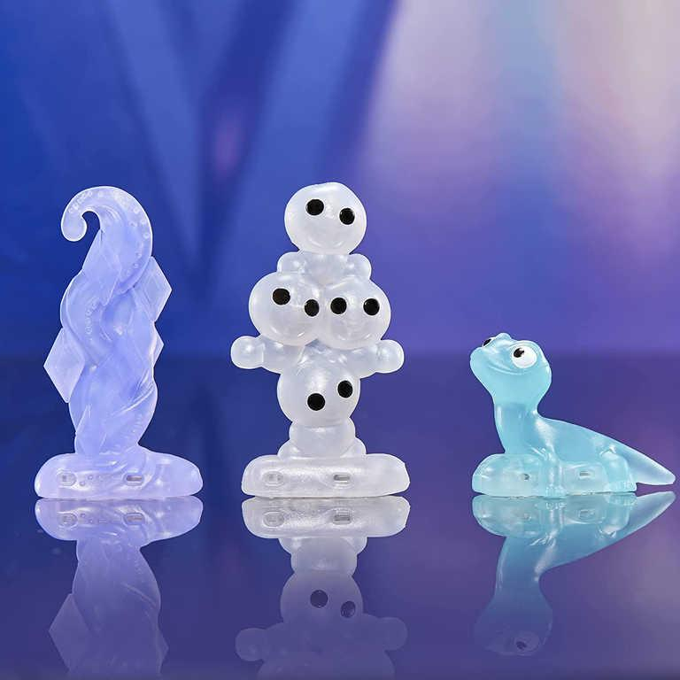 ds61824069_hasbro_elsiny_kouzelne_okamziky_frozen_2_panenka_elsa_na_baterie_svetlo_zvuk_2