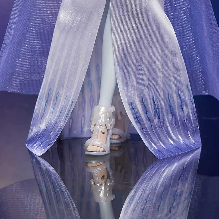 ds61824069_hasbro_elsiny_kouzelne_okamziky_frozen_2_panenka_elsa_na_baterie_svetlo_zvuk_3