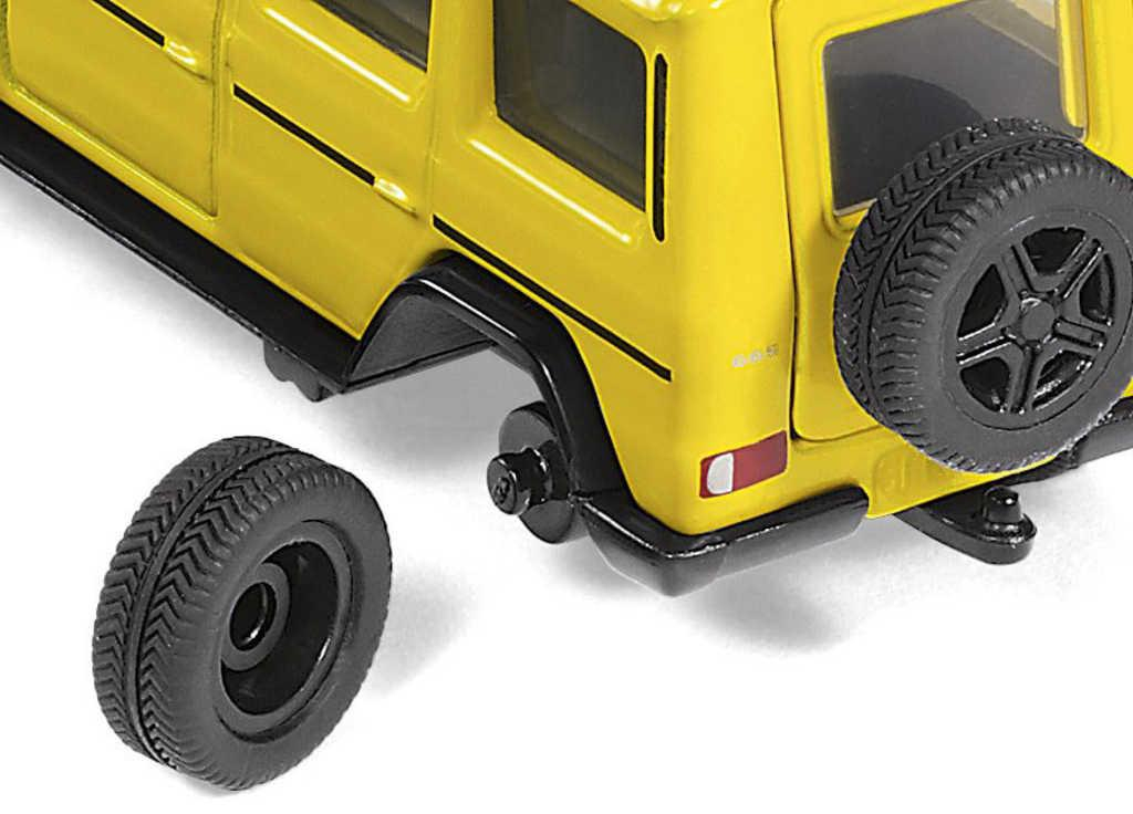 ds68264576_siku_auto_mercedes_benz_g_65_amg_1_50_zluty_model_kov_2350_2