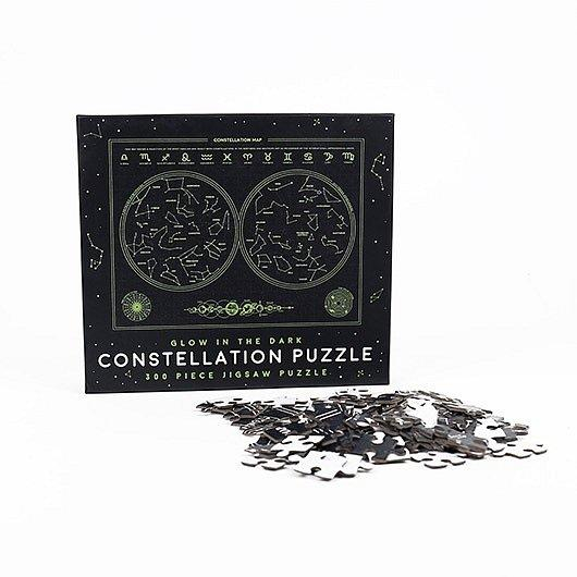 Svítící puzzle ve tmě - konstelace