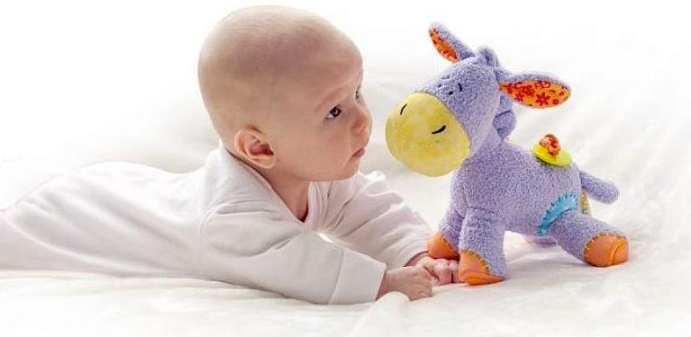 NINY PLYŠ Baby oslík Laki 21cm mazlící chrastítko s klipem pro miminko
