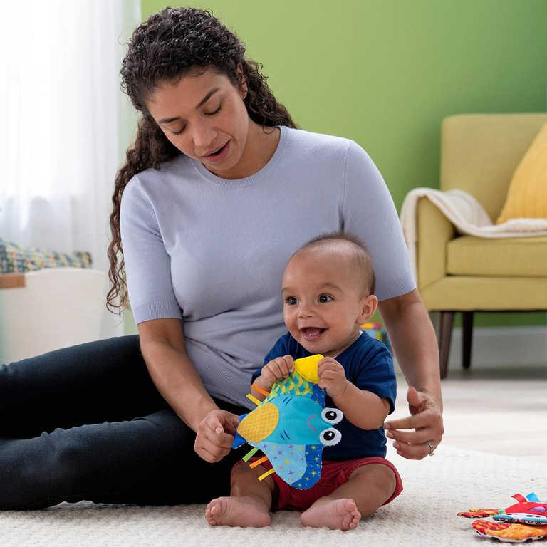 ds92633397_lamaze_baby_zavesny_rejnok_rybka_textilni_sustici_s_kousatkem_pro_miminko_1