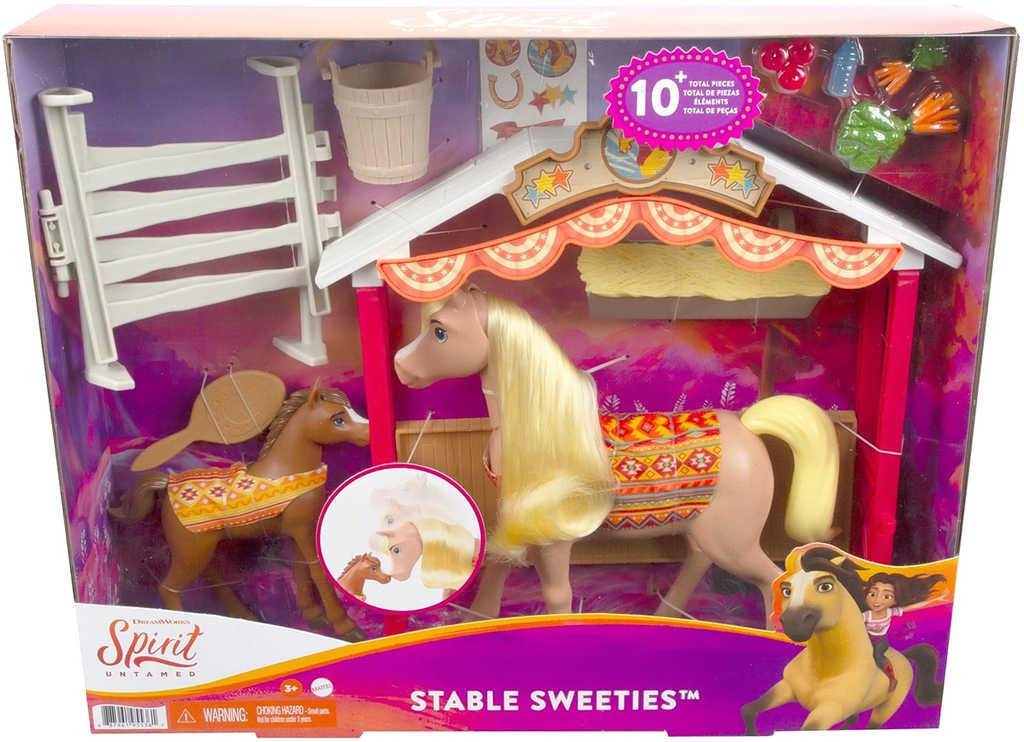 MATTEL SPIRIT Stáje snů herní set koňská stáj se 2 koníky a doplňky